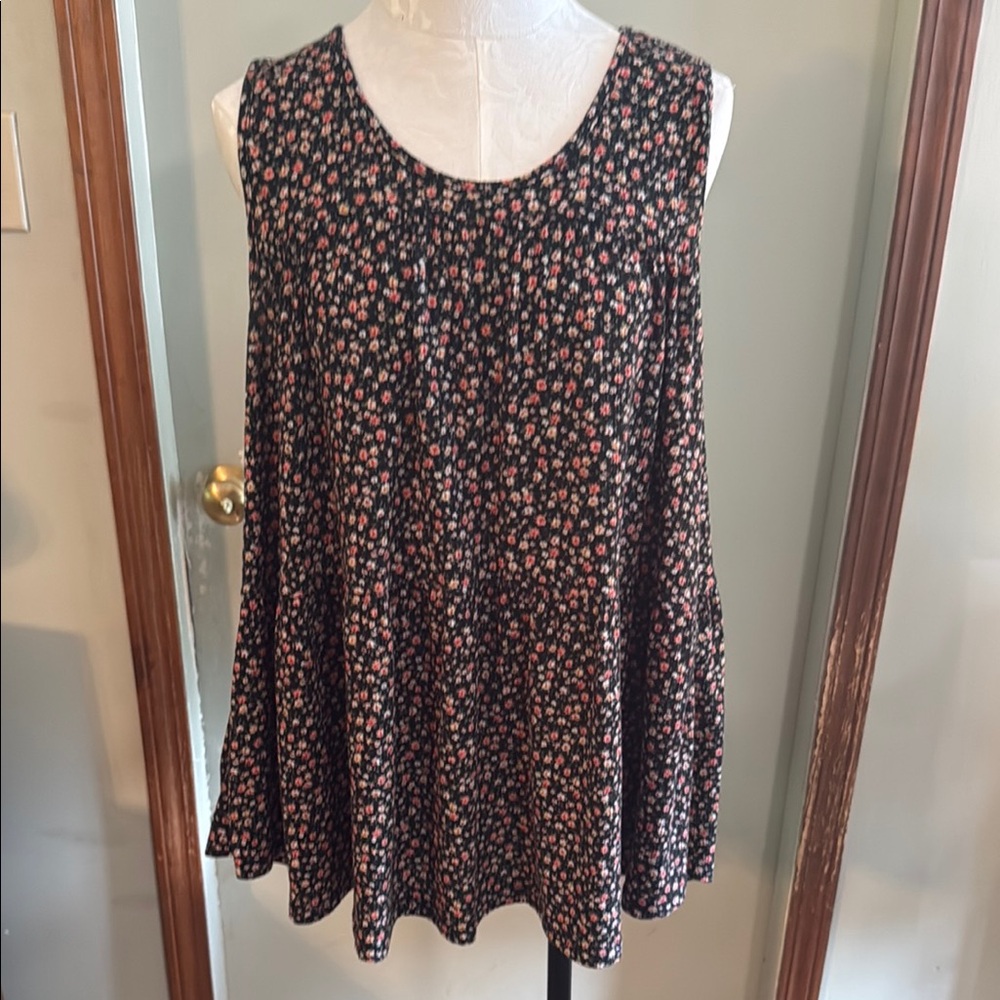 Floral Sleeveless Tunic - Black and Pink